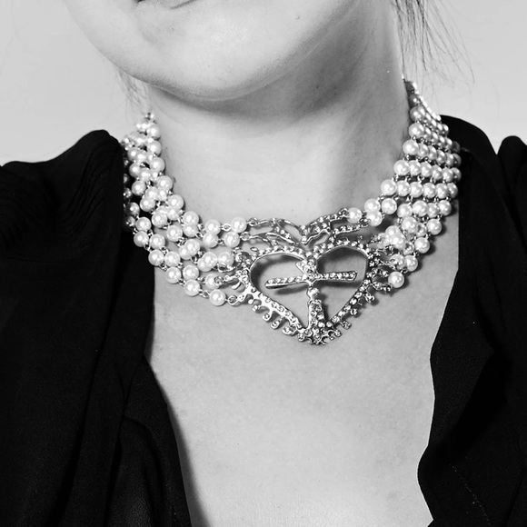 Virgins Saints & Angels VSA La Queen Collar Statement Necklace Pearl & Silver - Picture 2 of 5